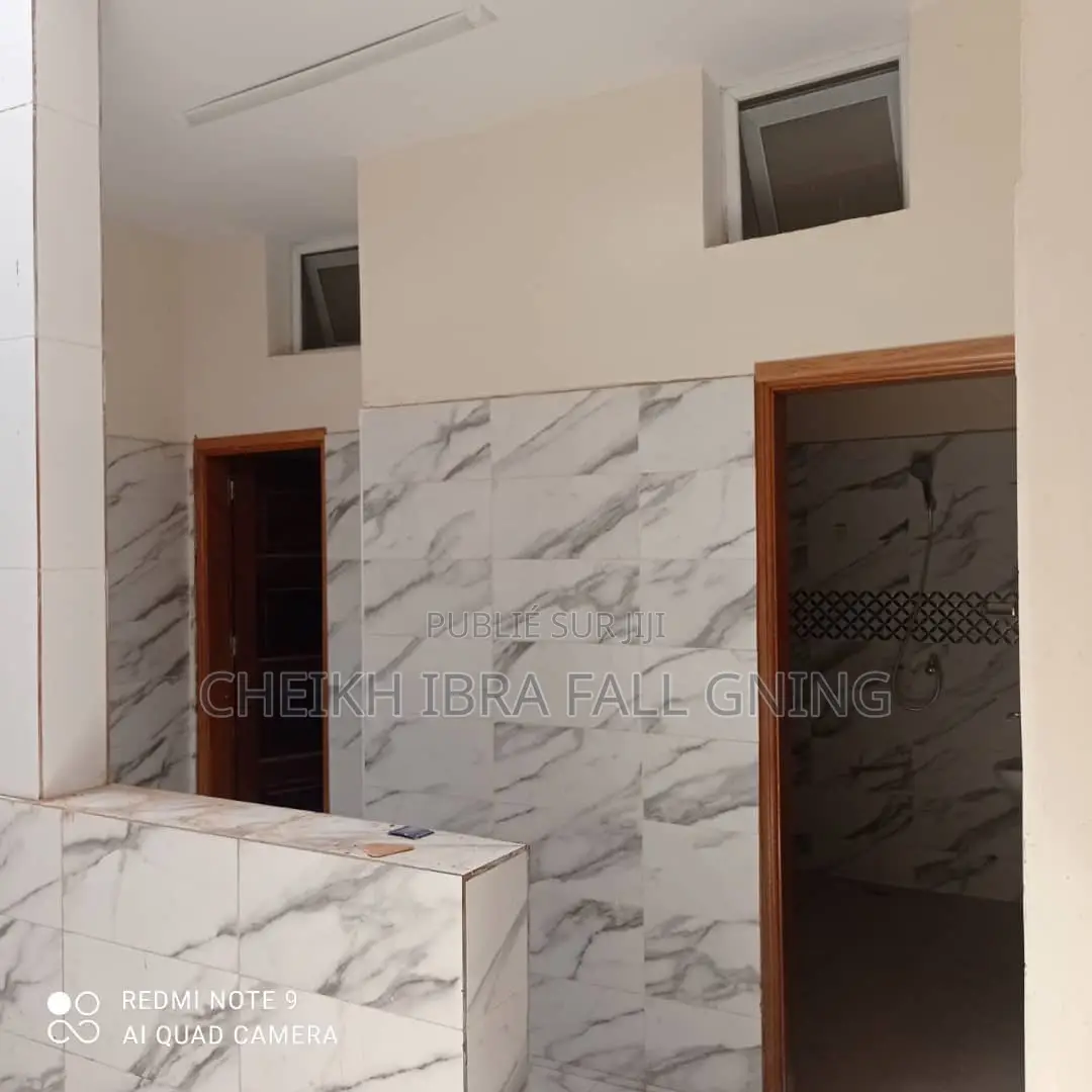 4chbre Maison dans Villa Terrasse, Sangalkam à Vendre