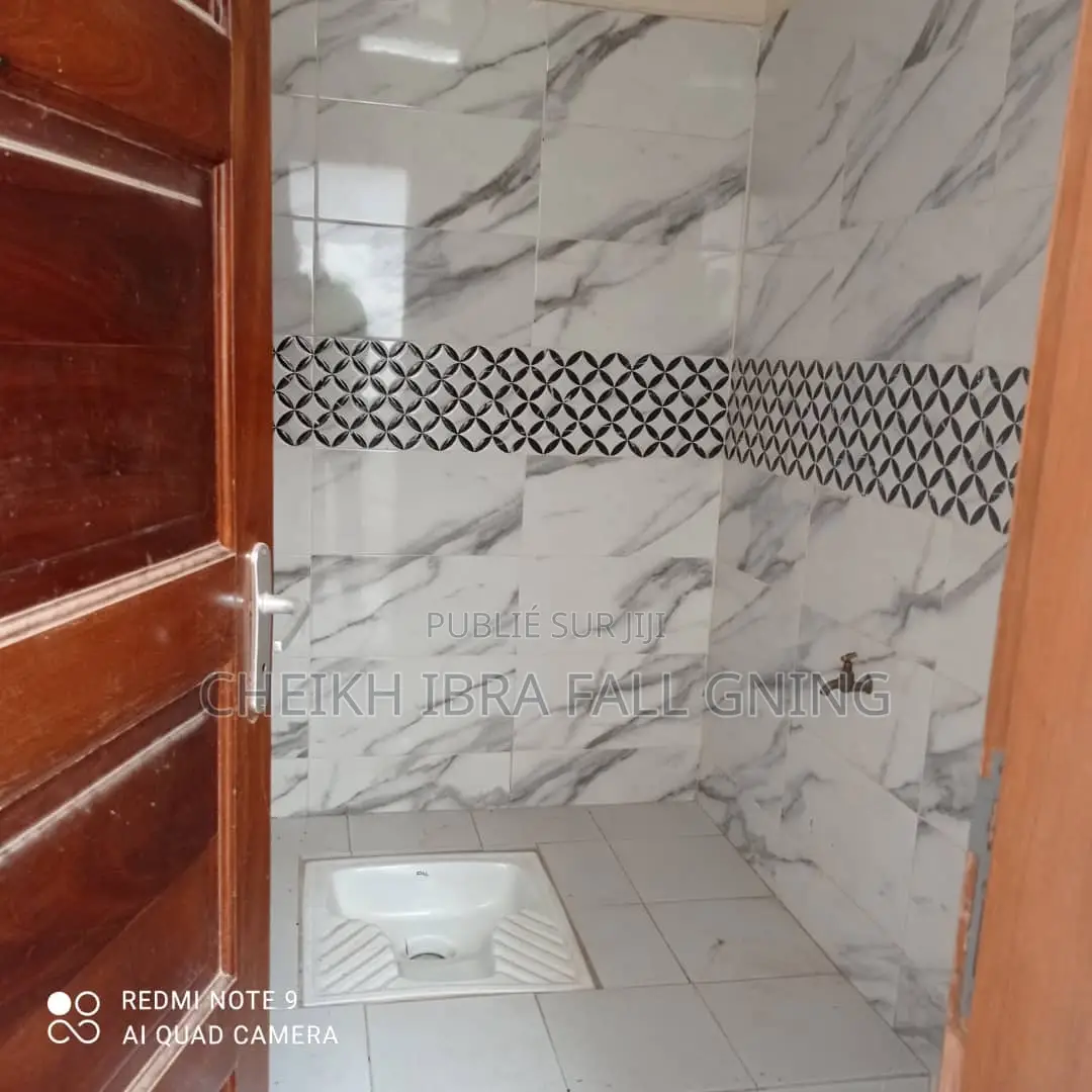 4chbre Maison dans Villa Terrasse, Sangalkam à Vendre