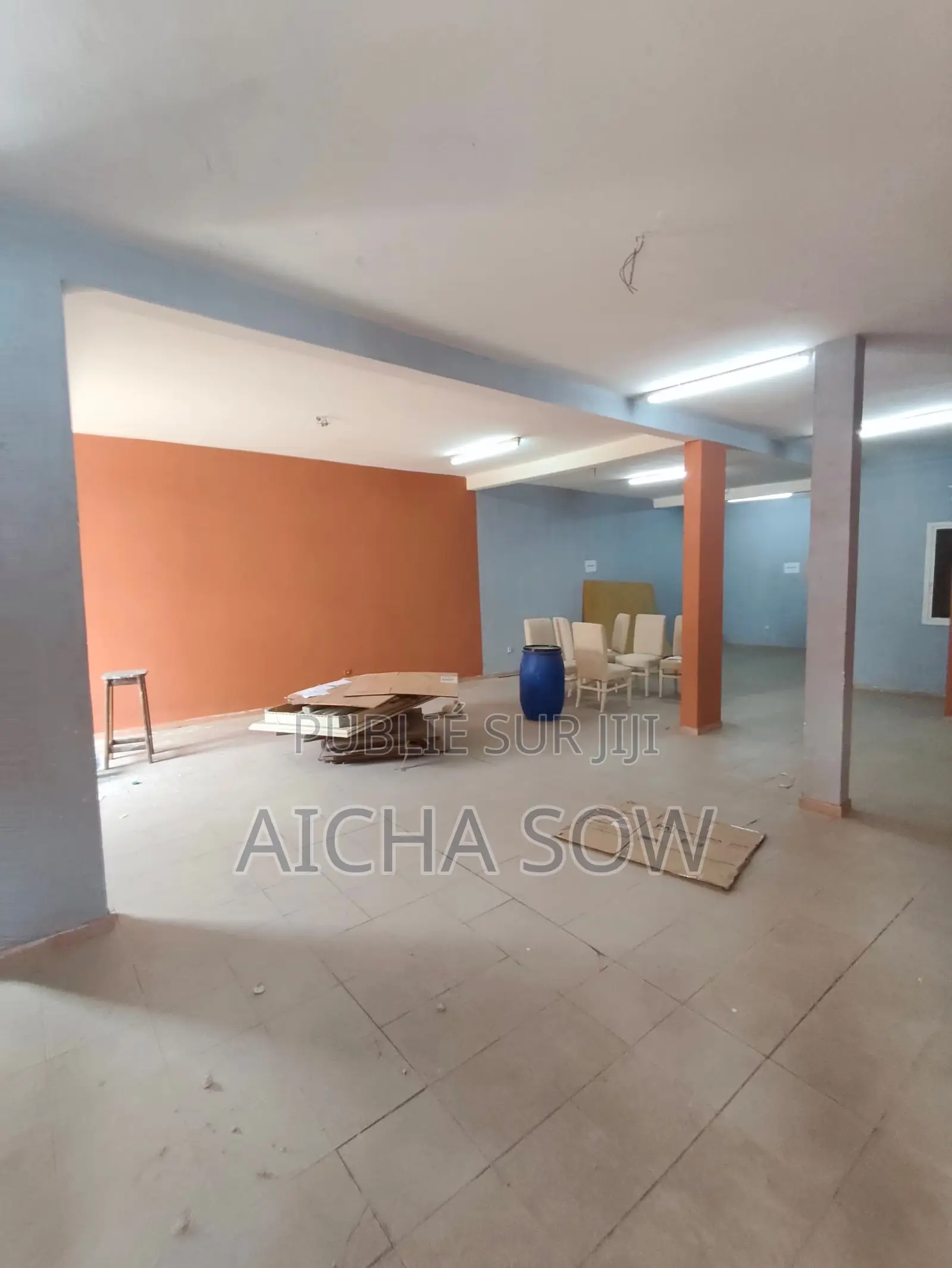 Dépôt À Louer – 120 M2 – Mermoz / VDN