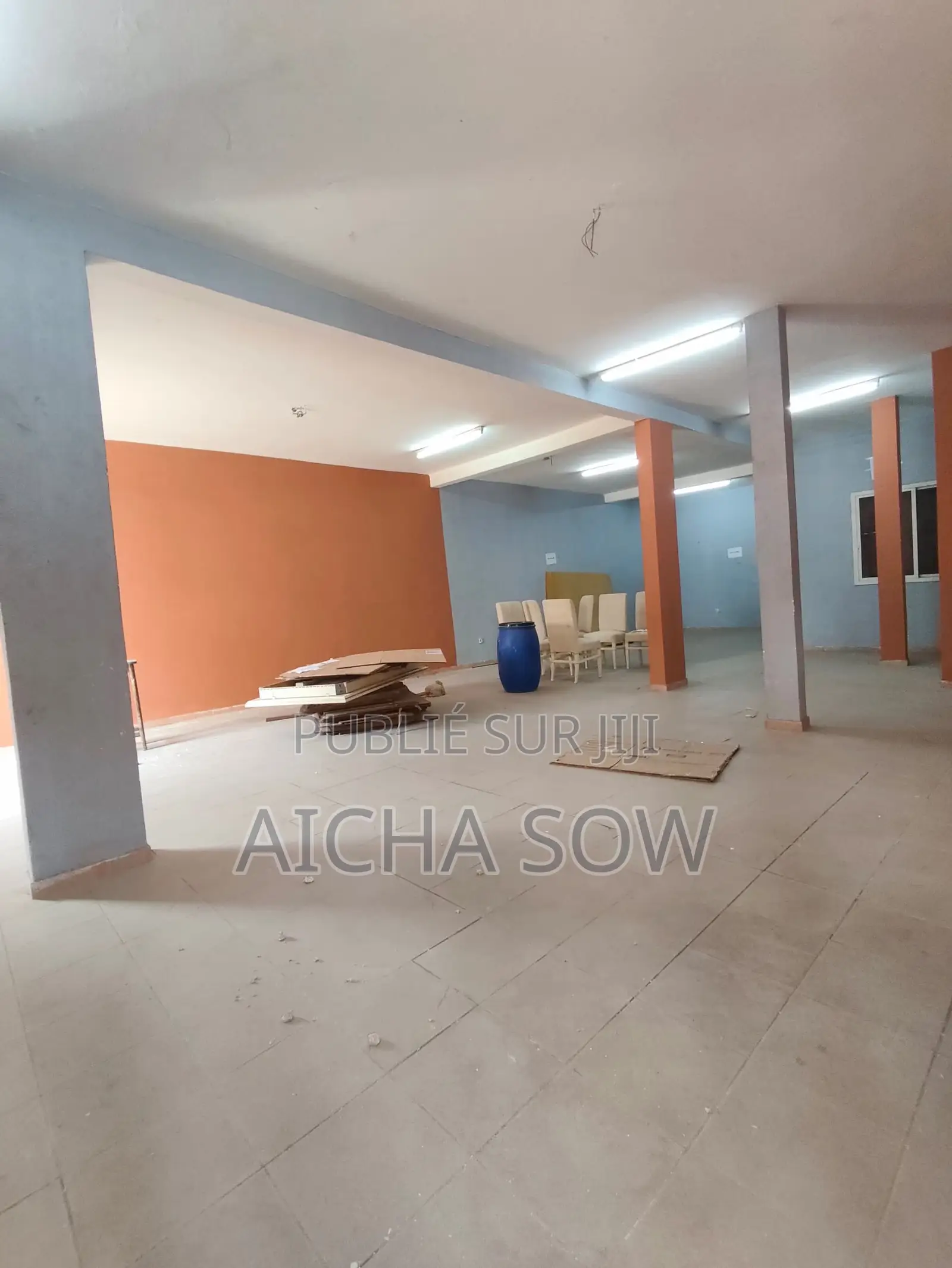 Dépôt À Louer – 120 M2 – Mermoz / VDN