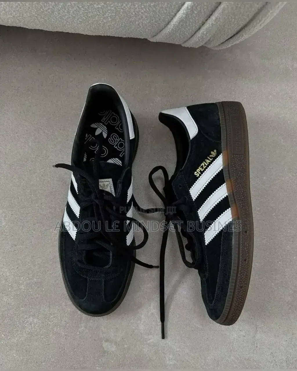 Adidas Spezial Noir-Blanc Disponible