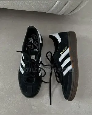 Adidas Spezial Noir-Blanc Disponible