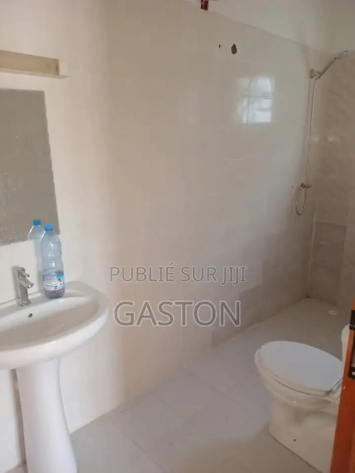 2chbre Villa dans Katos Immo, Bambylor à Louer