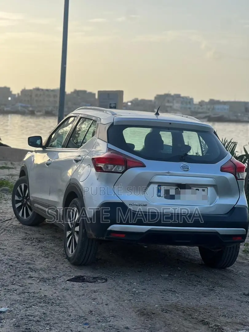 Nissan Kicks S 2019 Gris