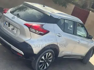 Nissan Kicks S 2019 Gris