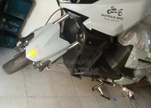 Nouveau Autre 2025 Gris