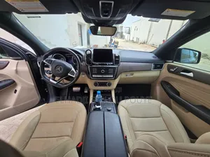 Mercedes-Benz GLE-Class 2018 Doré