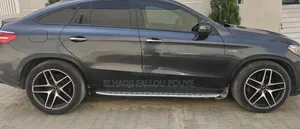 Mercedes-Benz GLE-Class 2018 Doré