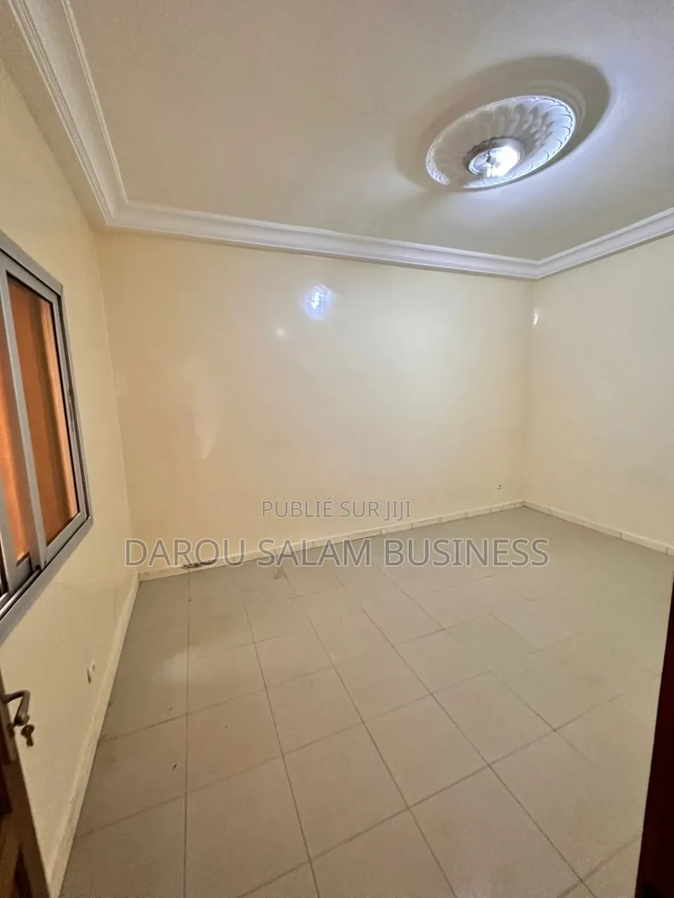 3chbre Appartement dans Nord Foire, Yoff à Louer
