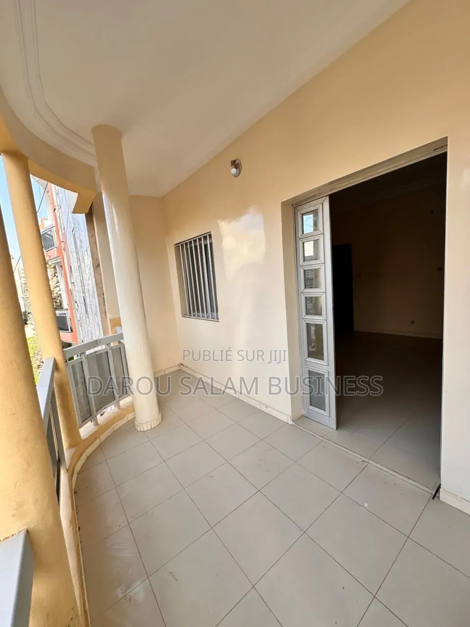 3chbre Appartement dans Nord Foire, Yoff à Louer