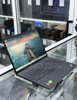 Nouveau Lenovo ThinkPad T14s G4 32GB AMD Ryzen 7 SSD 512GB