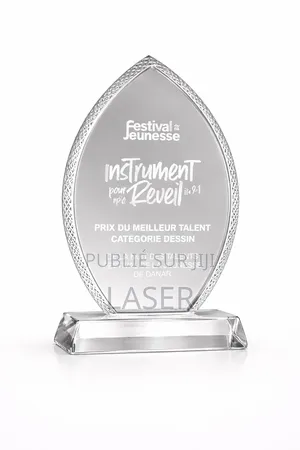 Trophées en Cristal Personnalisés