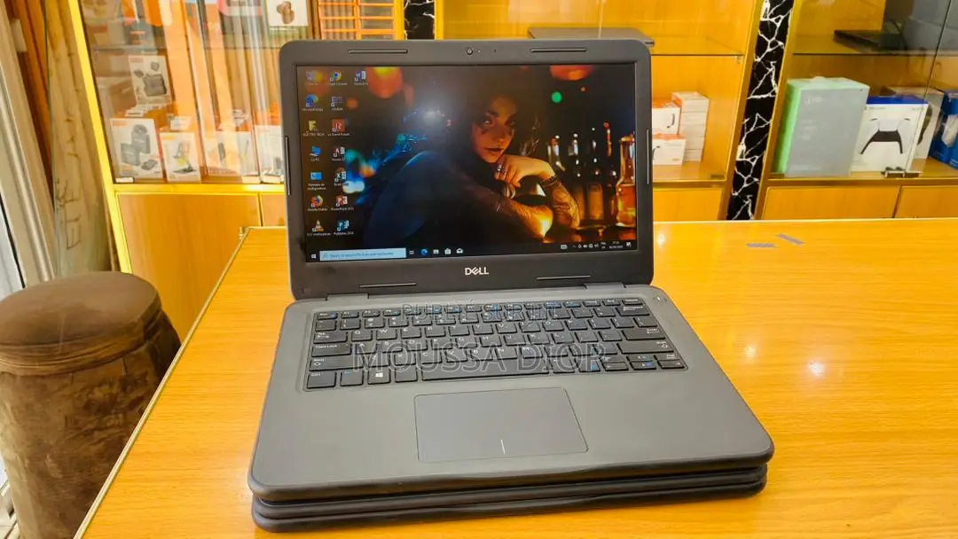 Nouveau Dell Latitude 3189 8GB Intel Core i3 SSD 128GB