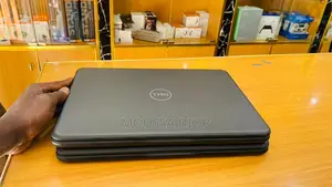 Nouveau Dell Latitude 3189 8GB Intel Core i3 SSD 128GB