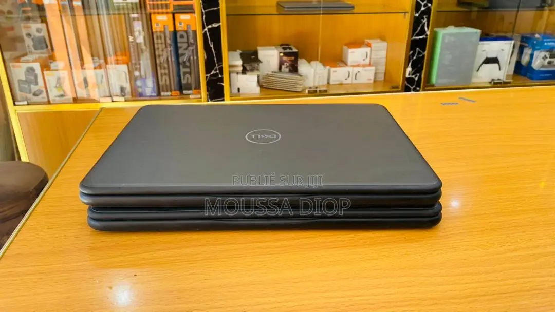 Nouveau Dell Latitude 3189 8GB Intel Core i3 SSD 128GB