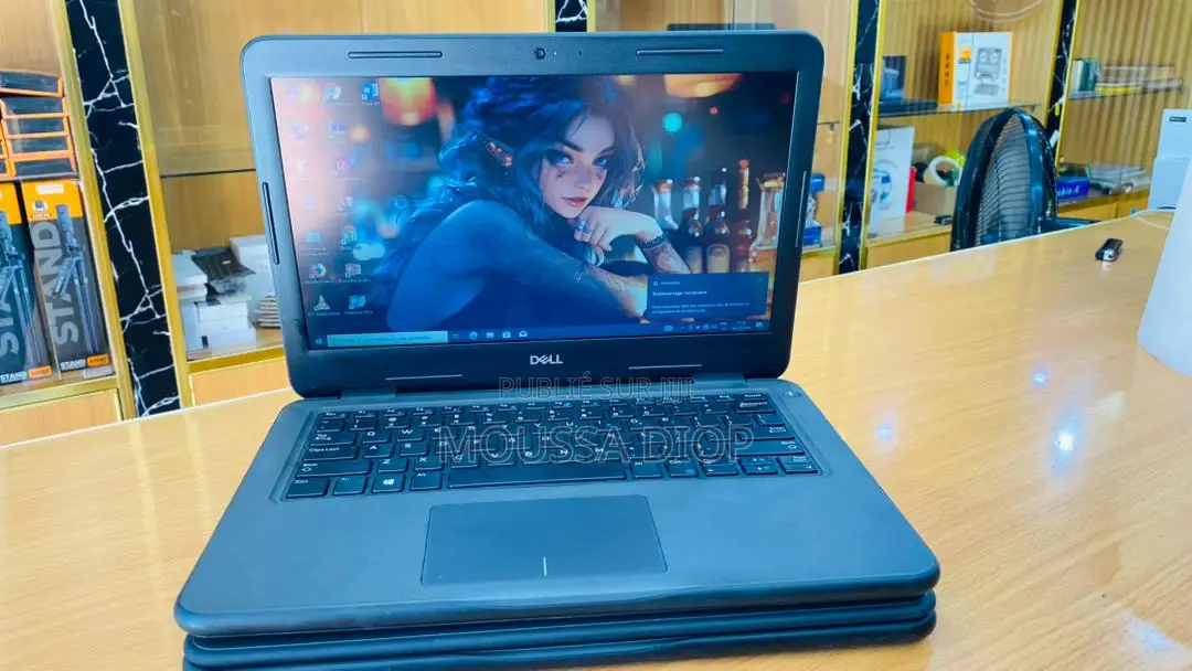Nouveau Dell Latitude 3189 8GB Intel Core i3 SSD 128GB