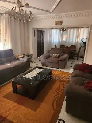 11chbre Villa dans Yoff à Vendre