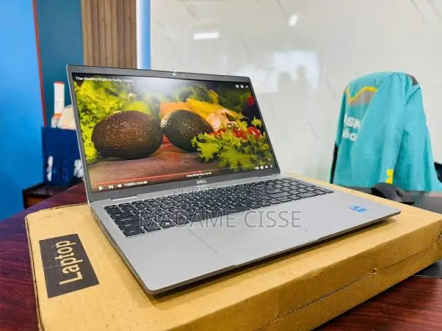 Nouveau Ordinateur portable Dell Precision 3561 16GB Nvidia SSD 256GB