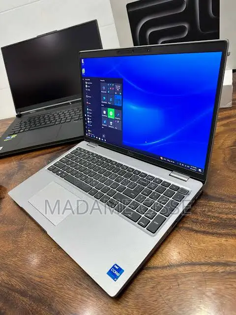 Nouveau Ordinateur portable Dell Precision 3561 16GB Nvidia SSD 256GB