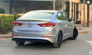 Hyundai Elantra 2017 Gris