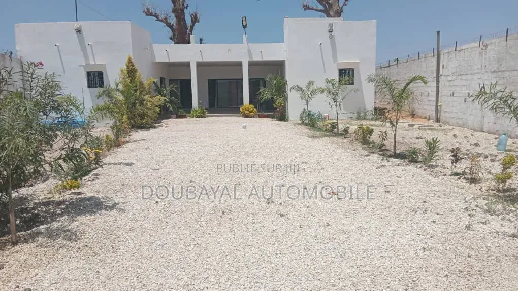 3chbre Villa dans Mbeur Saly, Thiès Sud à Vendre
