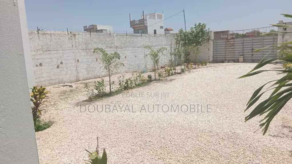 3chbre Villa dans Mbeur Saly, Thiès Sud à Vendre