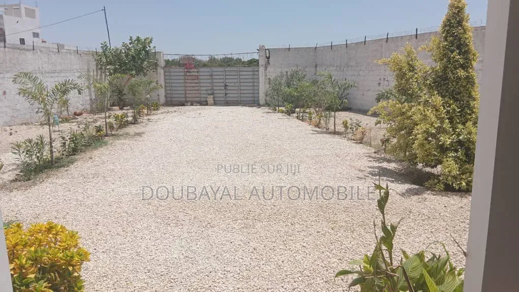 3chbre Villa dans Mbeur Saly, Thiès Sud à Vendre