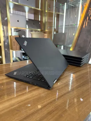 Nouveau Lenovo Thinkpad X1 Yoga 8GB Intel Core i5 SSD 256GB