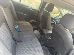 Opel Astra 2017 Gris