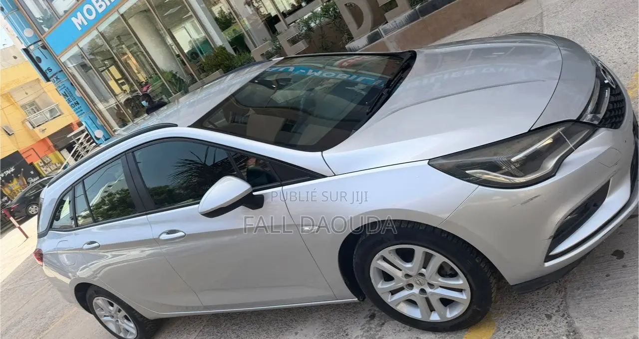 Opel Astra 2017 Gris