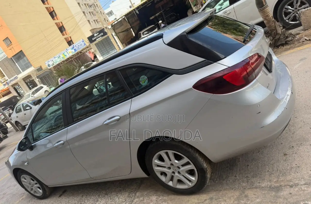Opel Astra 2017 Gris