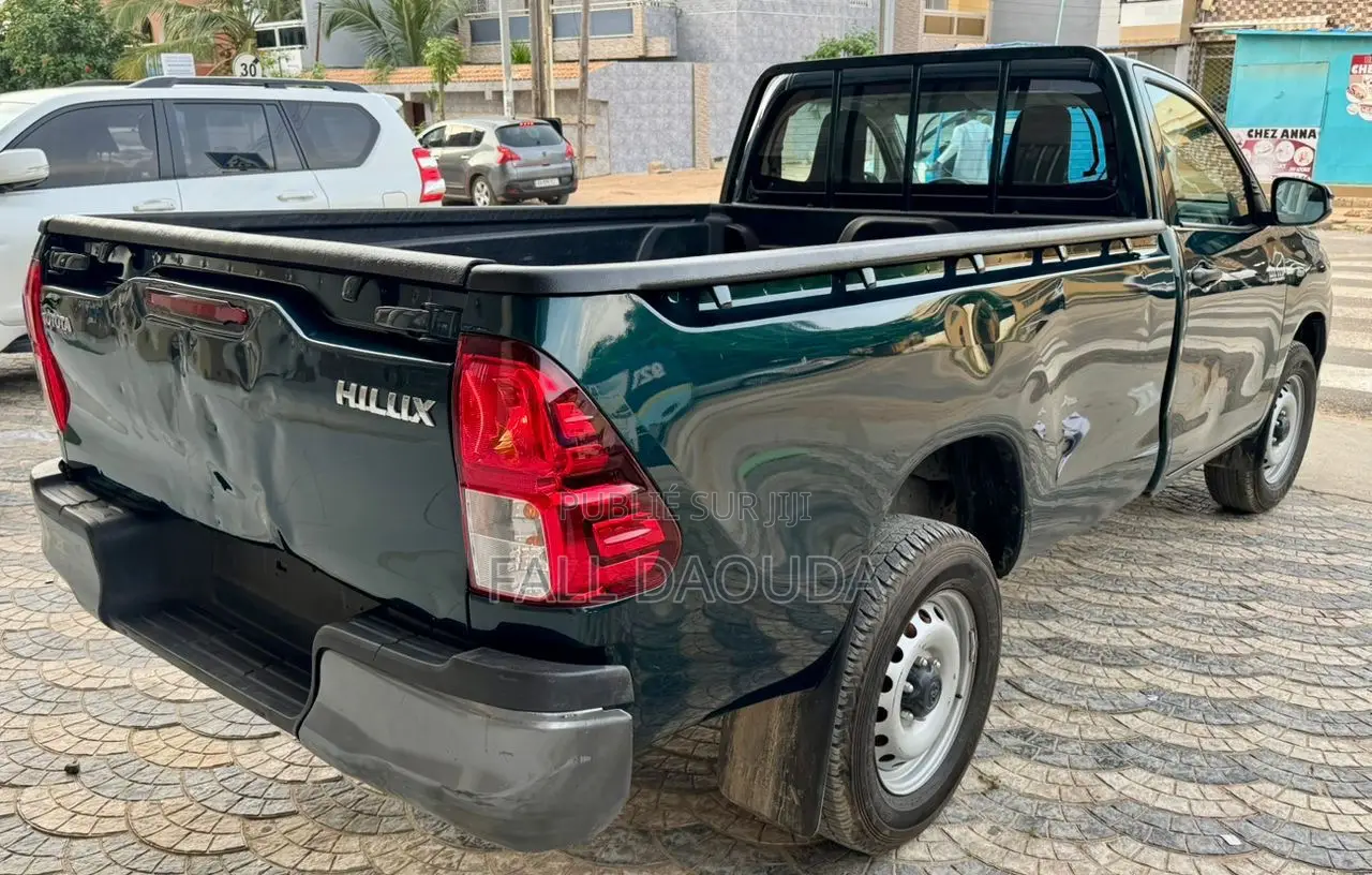 Toyota Hilux 2023 Noir