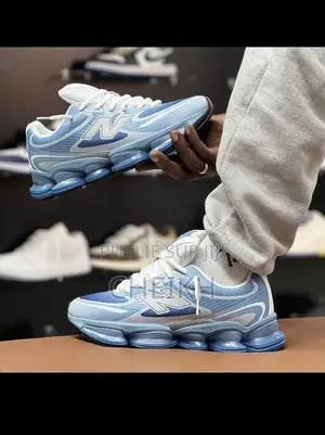 Des Cheaussur Homme Diference Couleur