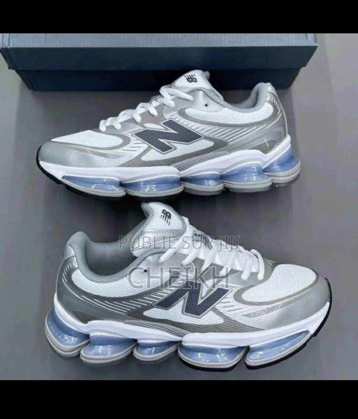 Des Cheaussur Homme Diference Couleur