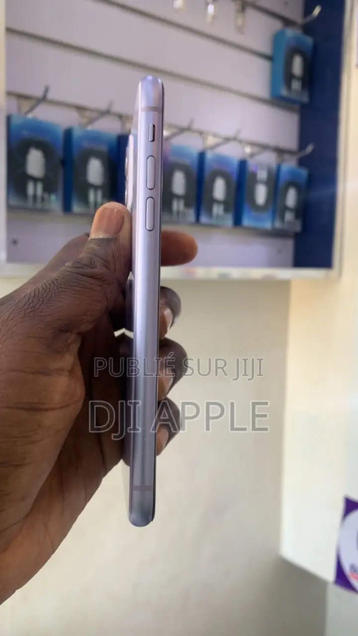Nouveau Apple iPhone 11 128 GB Violet