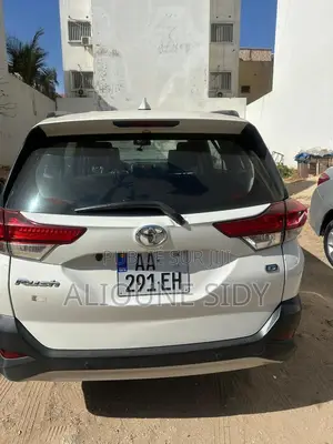 Toyota Rush 2021 Blanc