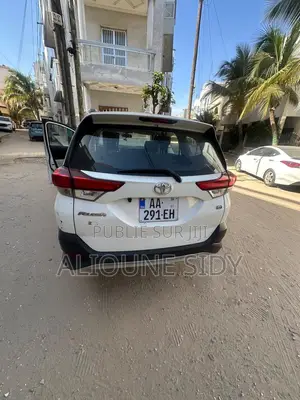 Toyota Rush 2021 Blanc