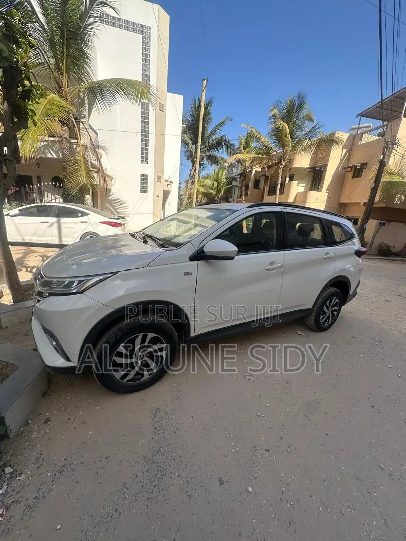Toyota Rush 2021 Blanc
