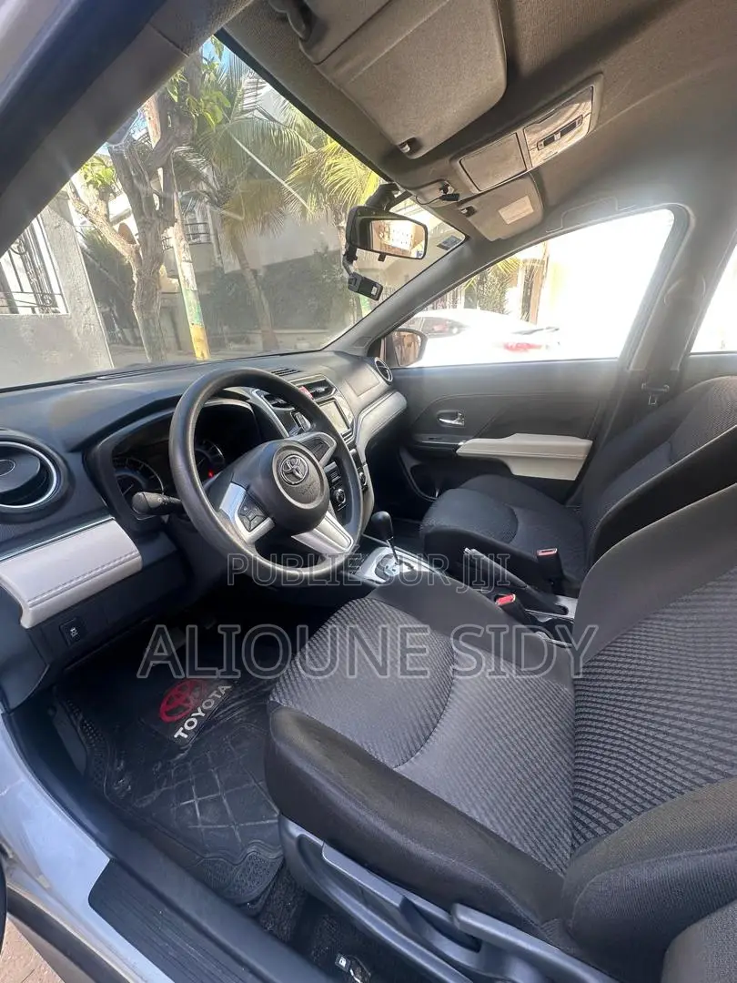 Toyota Rush 2021 Blanc