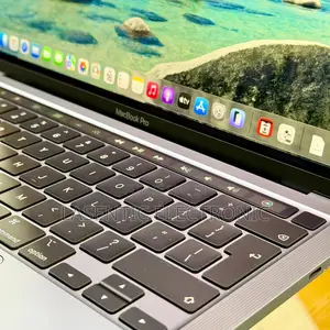 Nouveau Apple MacBook Pro 2020 32GB Intel Core i7 SSD 1T