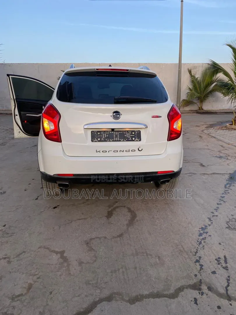 SsangYong Korando 2016 Blanc