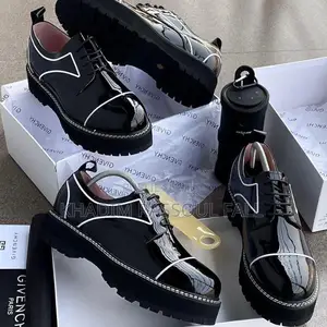 Chaussures Homme/Femme – Qualité Supérieure À Dakar