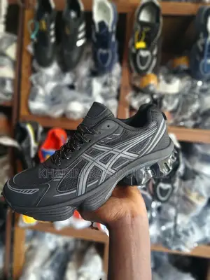 Chaussures Homme/Femme – Qualité Supérieure À Dakar