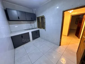 2chbre Appartement dans Ouest Foire, Yoff à Louer