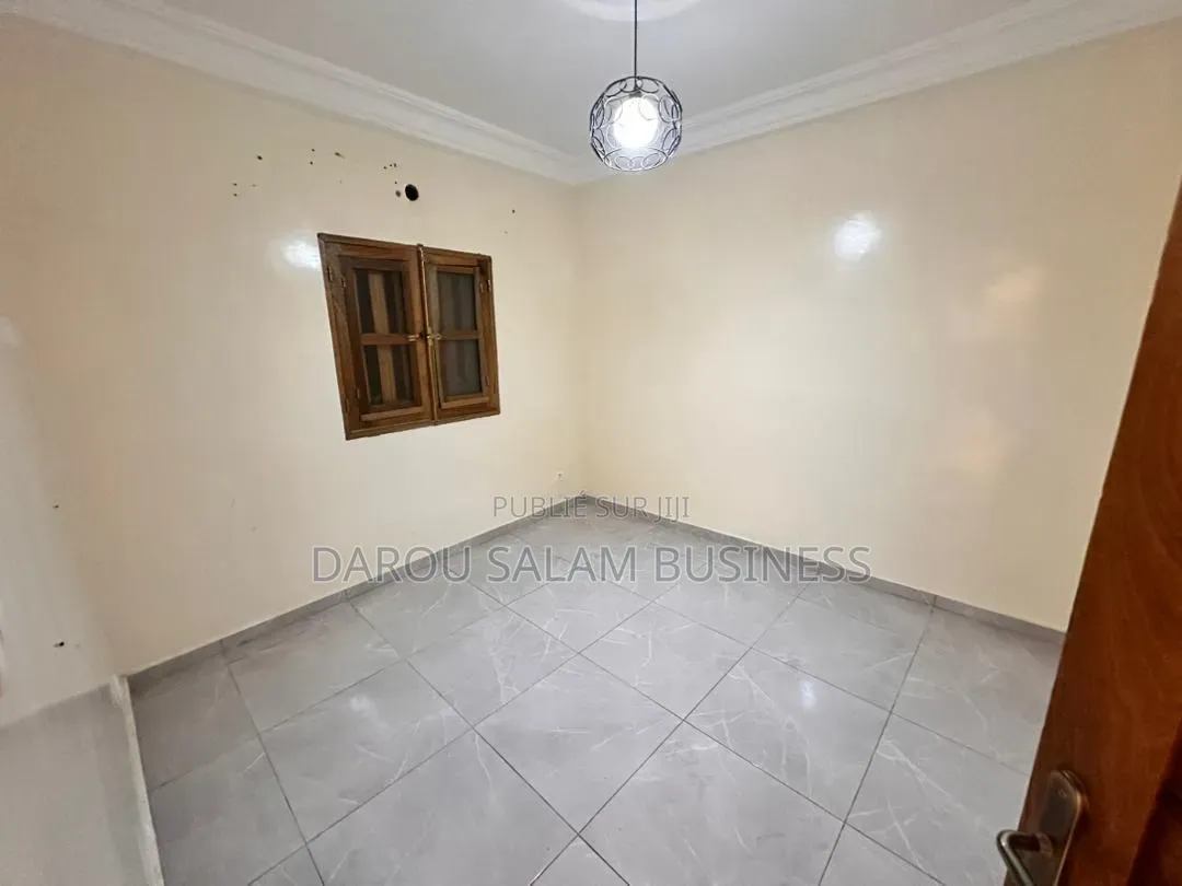 2chbre Appartement dans Ouest Foire, Yoff à Louer