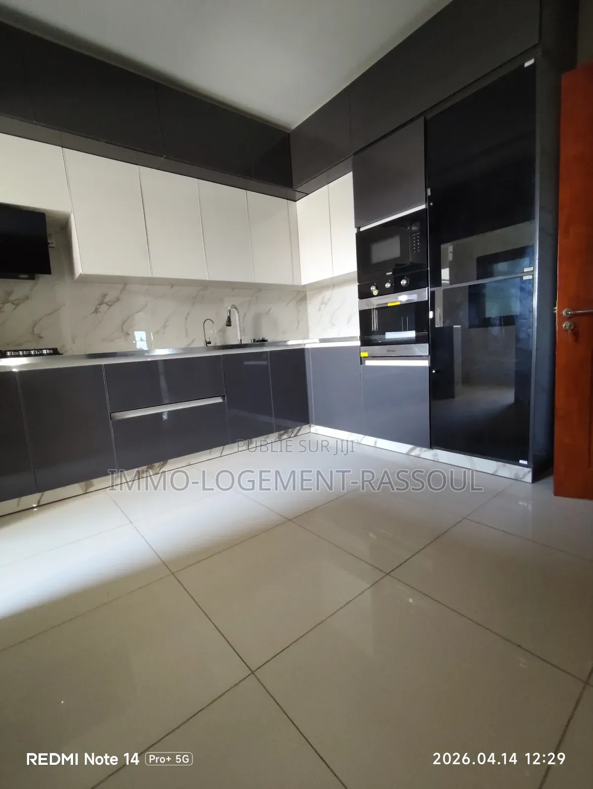 3chbre Appartement dans , Ouakam à Louer
