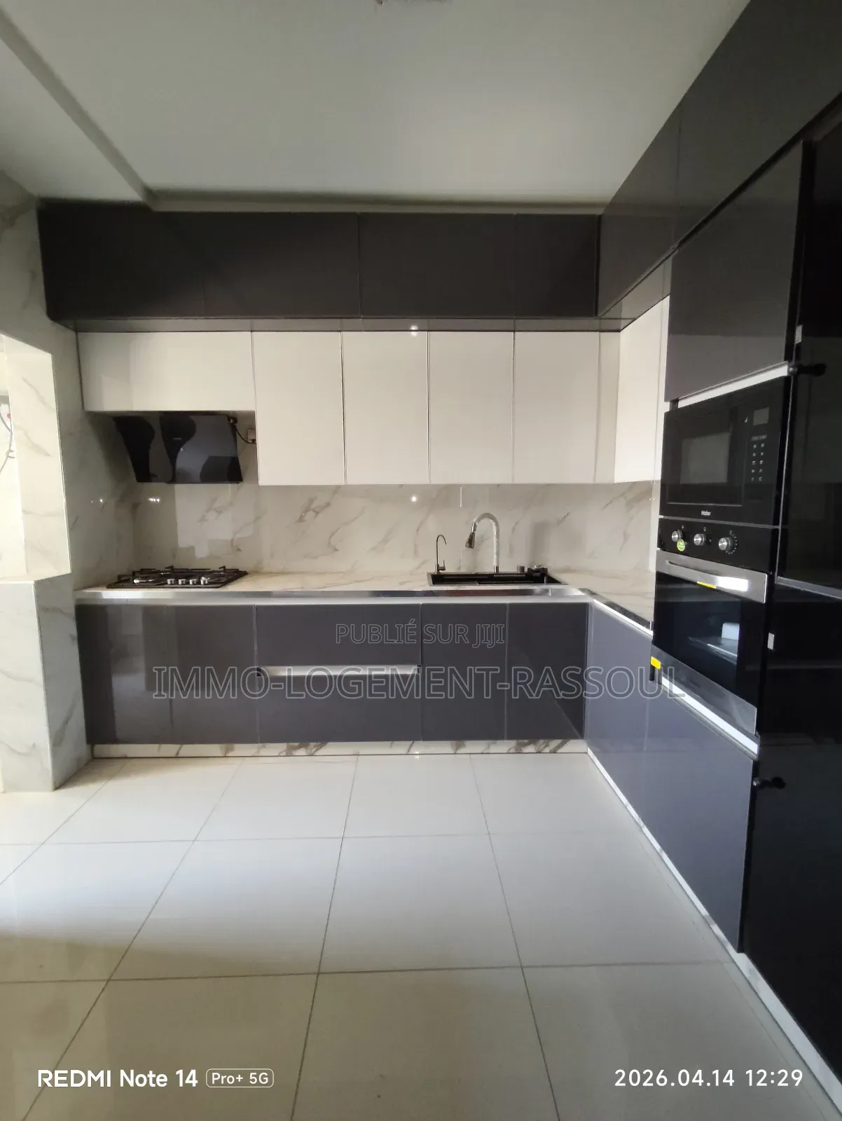 3chbre Appartement dans , Ouakam à Louer