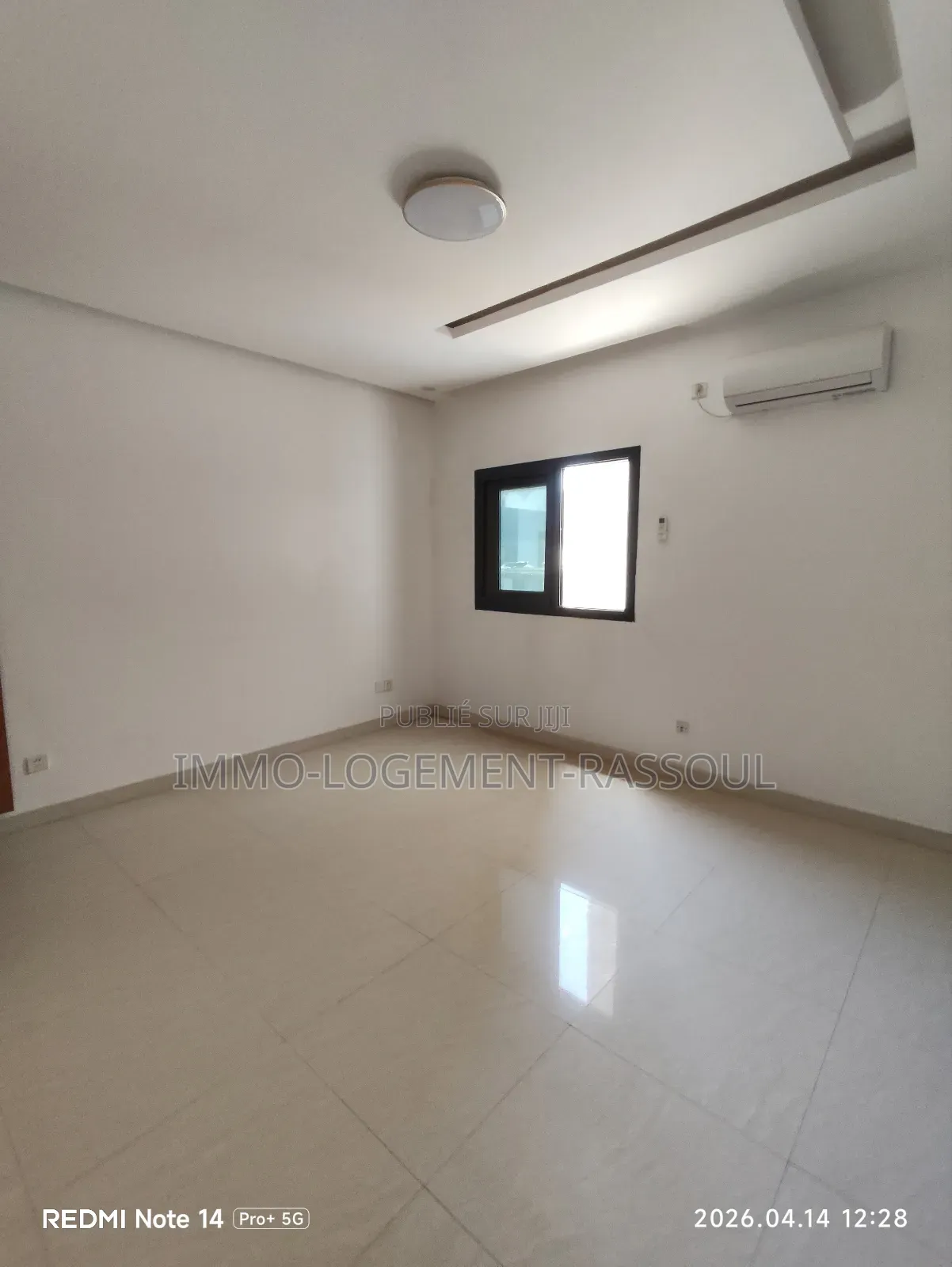 3chbre Appartement dans , Ouakam à Louer
