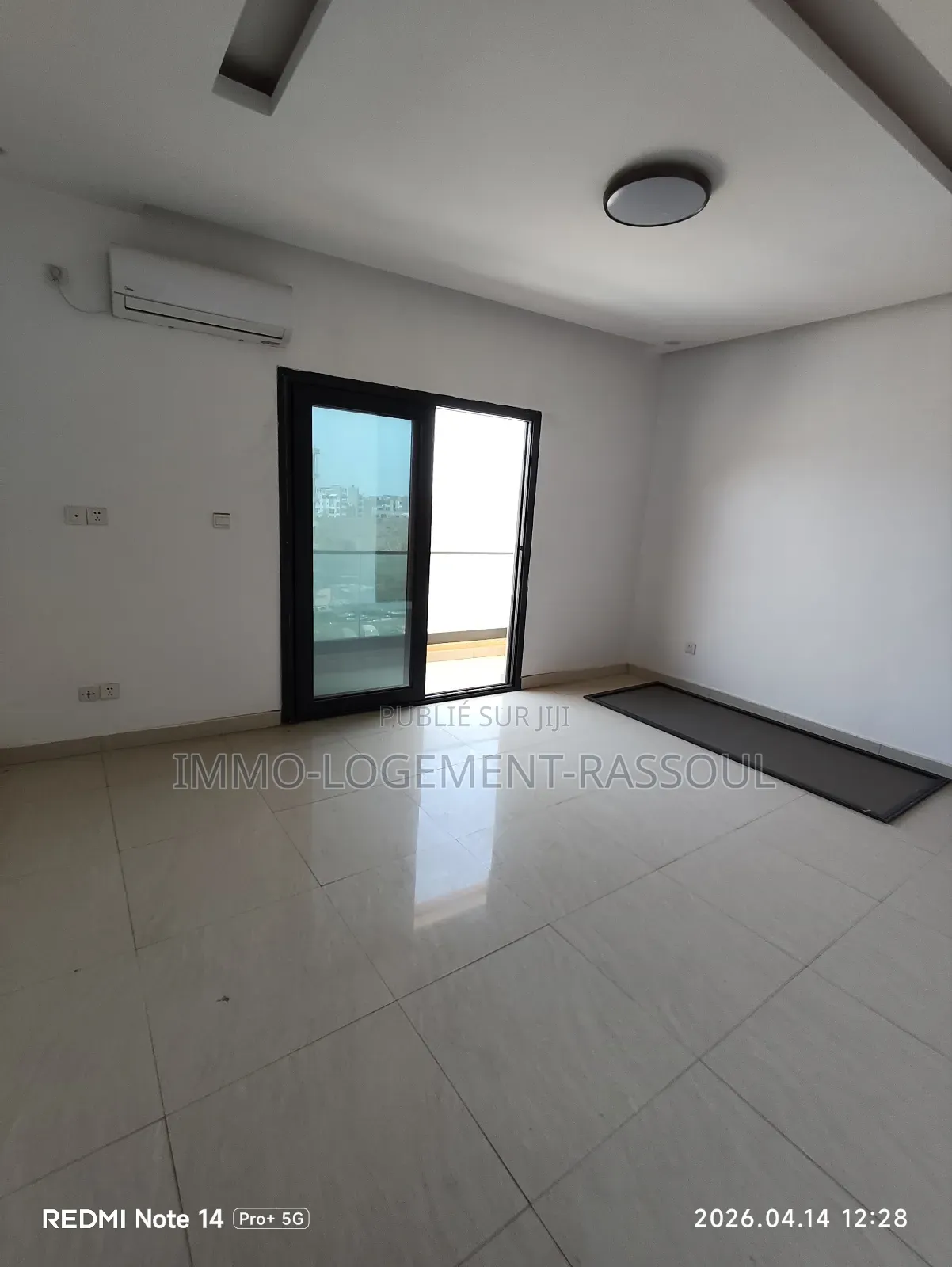 3chbre Appartement dans , Ouakam à Louer
