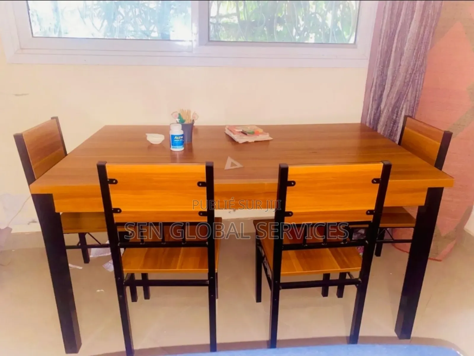 Table À Manger À Vendre